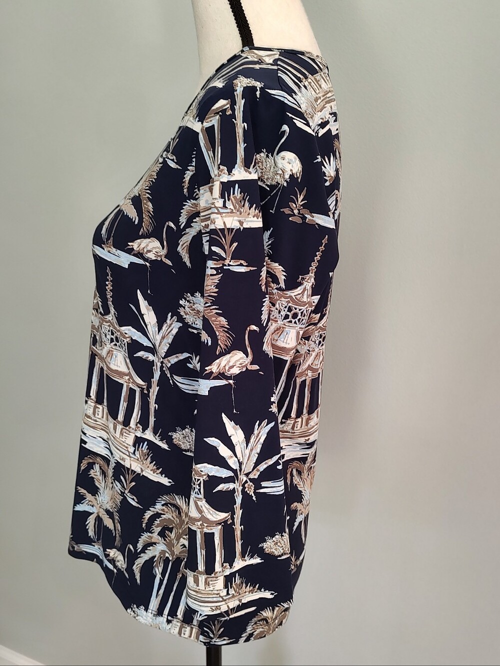 J. McLaughlin Navy Blue Pagoda Palms Signature Tee Catalina Cloth 3/4 Sleeves M - Picture 7 of 8